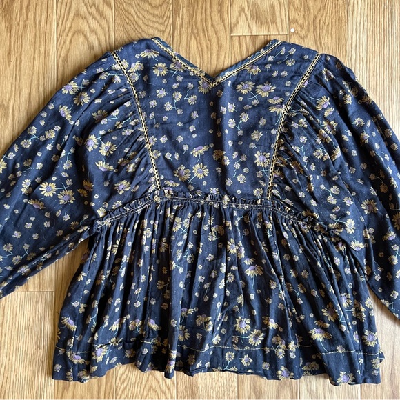 Free People Navy floral boho top. Size XS - fits like a s/m - Picture 3 of 7